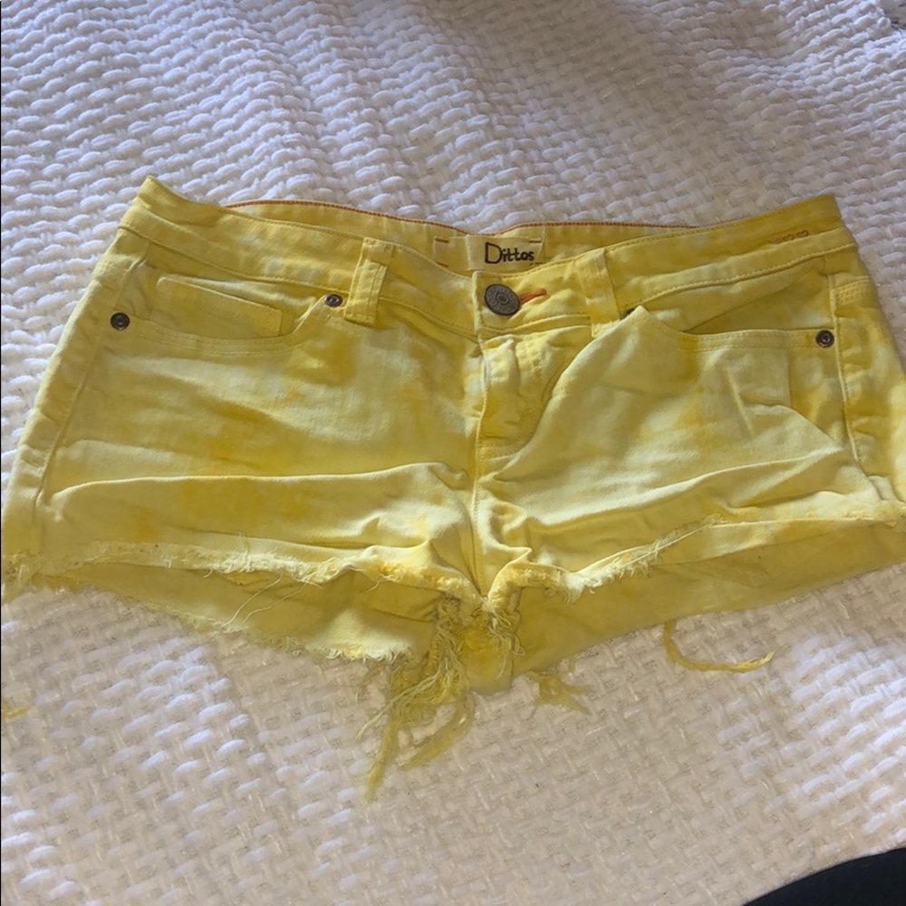 YELLOW JEAN SHORTS